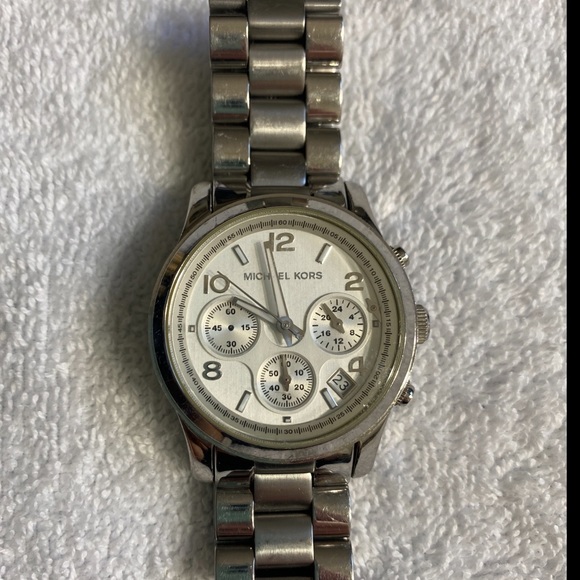 Michael Kors Silver watch - Picture 6 of 6